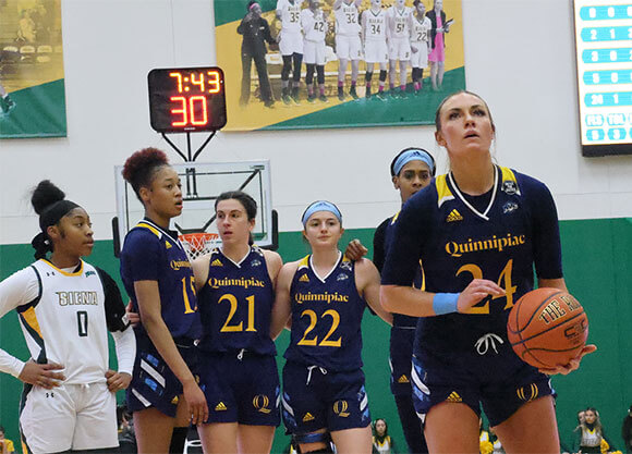 Women's basketball plays at Siena