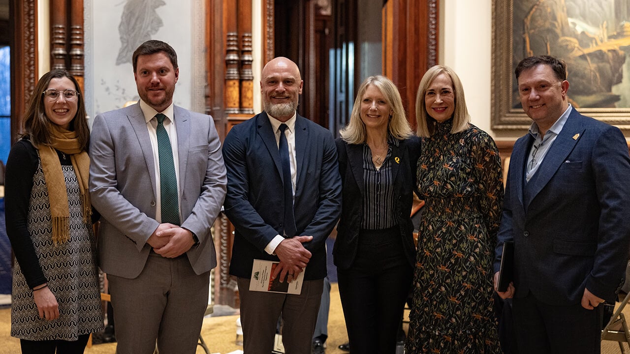Group photo of the leaders and honorary figures involved with the Ireland Great Hunger Museum