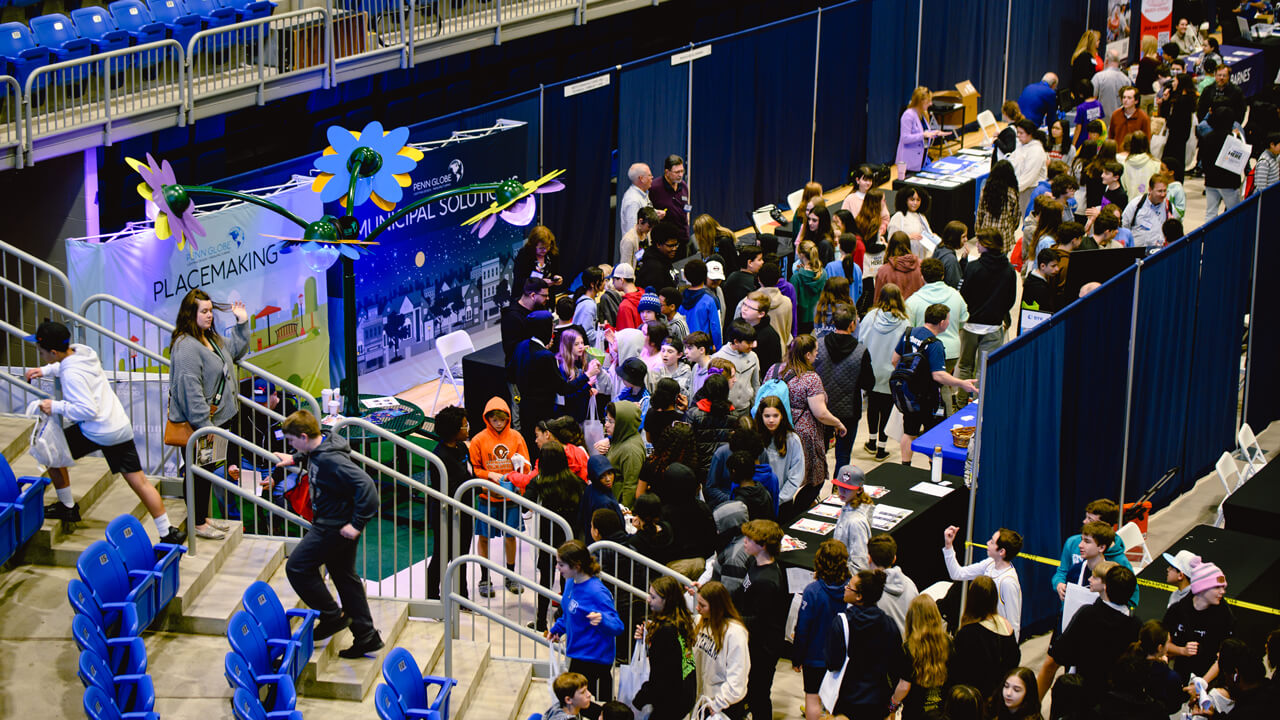 Students network and make valuable connections at the Connecticut Manufacturing, Engineering and Technology Career Fair