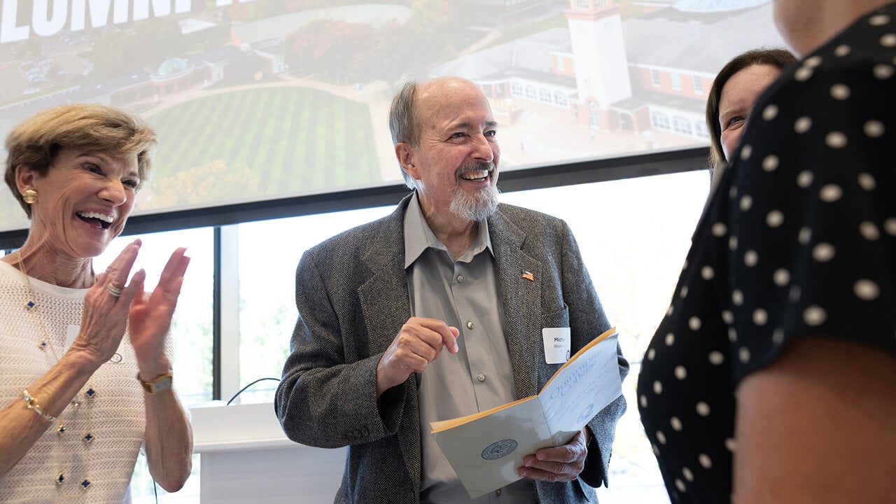 Alumni talk and reconnect at the Heritage Lunch.