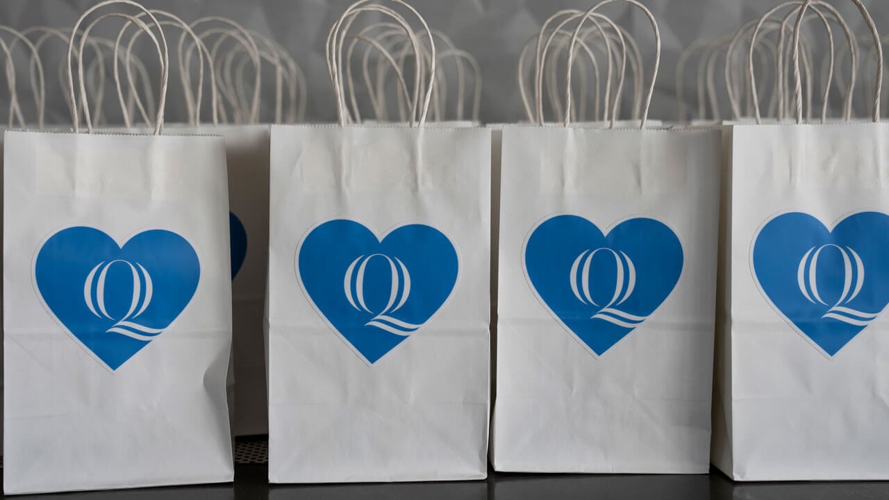 Little bags with a heart and a Quinnipiac Q on it